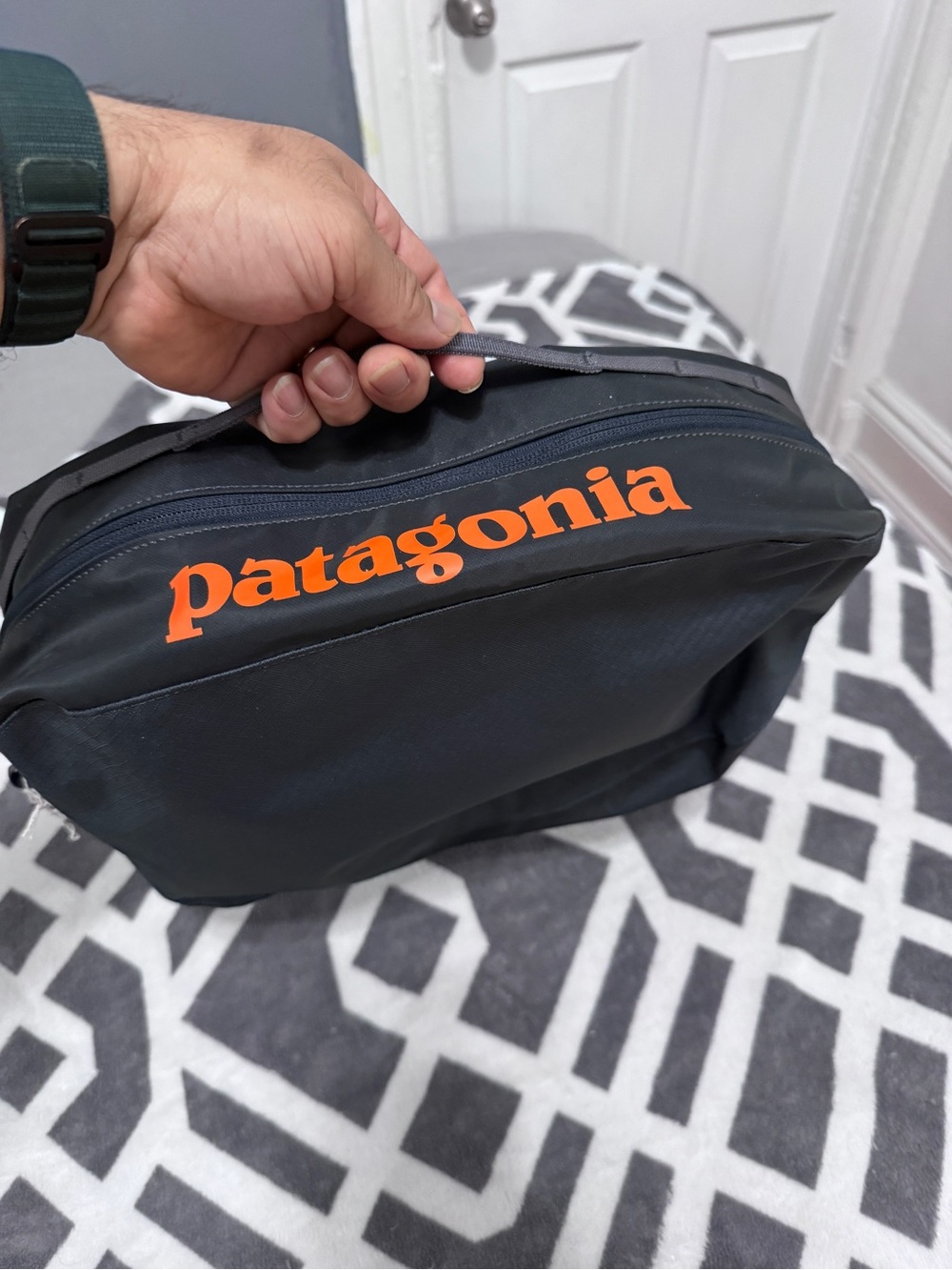 Patagonia Dark Navy Men’s Streamlined Backpack - Picture 12 of 13
